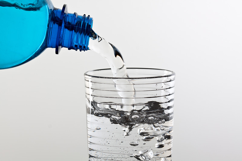 水