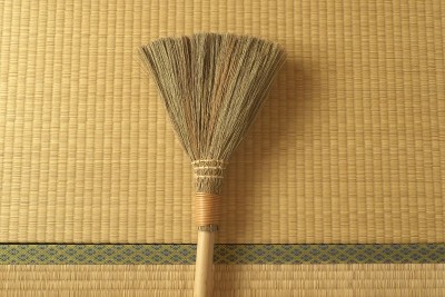 榻榻米-日本传统的席子-和扫帚