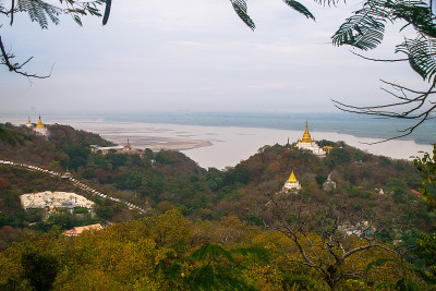 实皆山