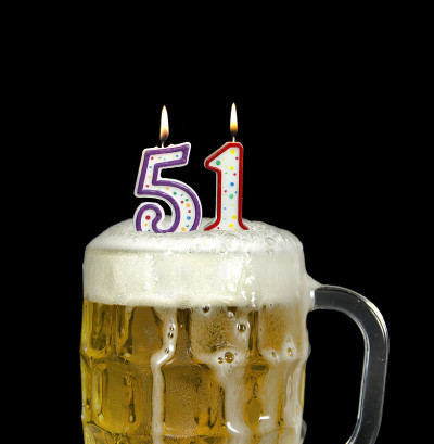 51号生日蜡烛加啤酒