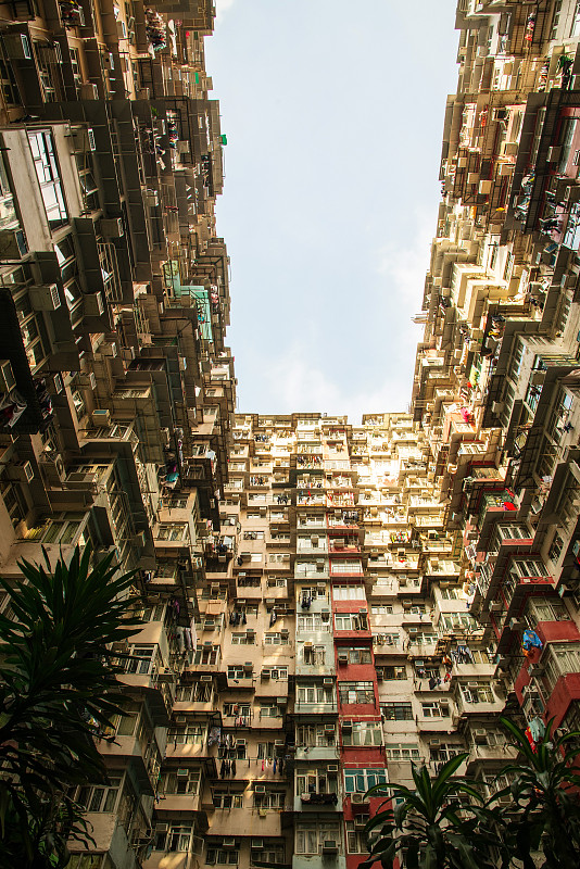 香港旧公寓，部分变压器场景