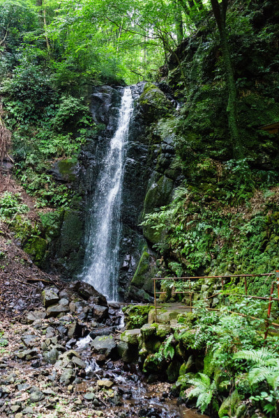 藤原福塔基瀑布