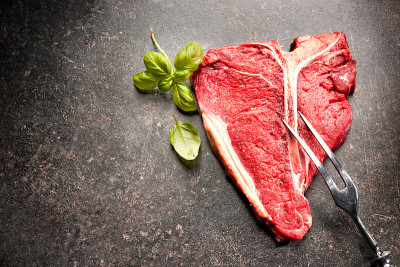 生的鲜肉t骨牛排