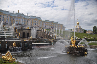 大瀑布。Peterhof.St。彼得堡