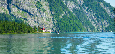 贝希特斯加登湖Königssee，一个阳光明媚的夏日