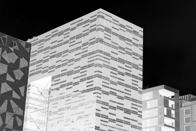 黑白相间的奥斯陆市中心建筑背景