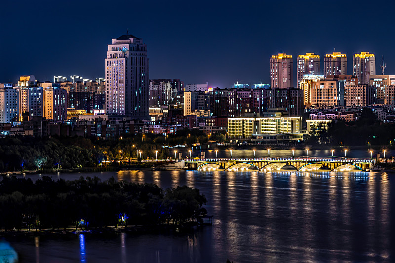 长春市夜景和中国南湖公园