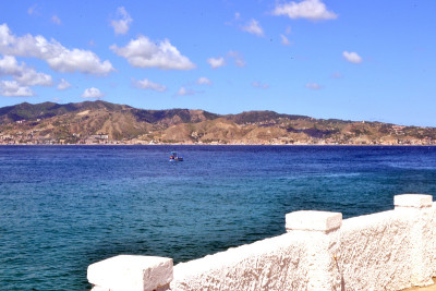 地中海海洋。墨西拿海峡