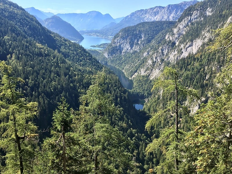 奥地利TRAUN河形成的三湖景观