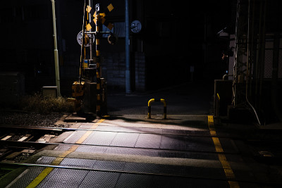夜间铁路道口