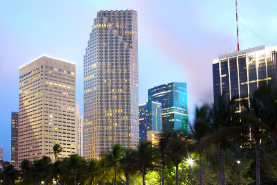 迈阿密市中心和Brickell Key的天际线