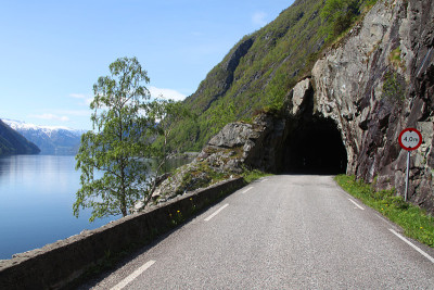 穿山隧道
