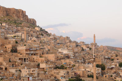 马尔丁，土耳其——古老马尔丁的传统石屋是游客参观的地方之一。Mardin Turkey, Old M