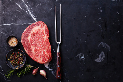 生鲜大理石肉牛排肋眼