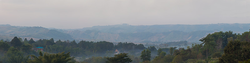山脉全景