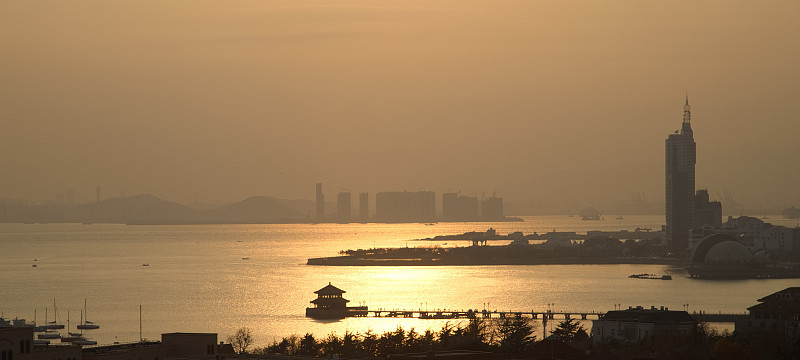 青岛海滩日落