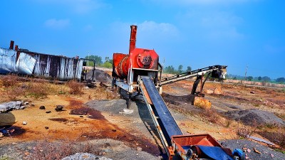 沙漠村的旧建筑工业关闭了。