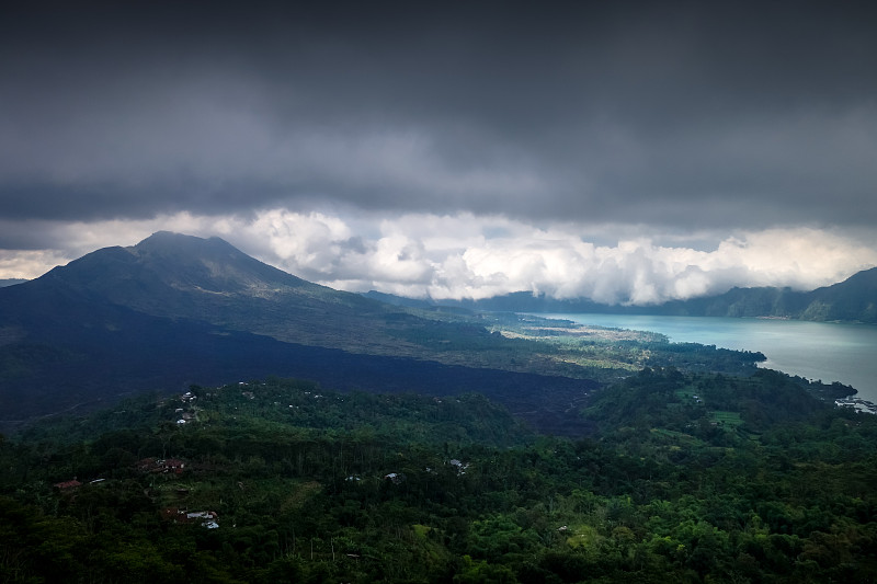 巴图尔火山和湖，印度尼西亚巴厘岛