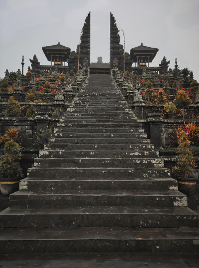 Besakih寺