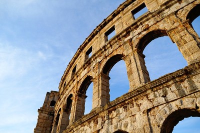 俯瞰古代石砌建筑罗马圆形剧场