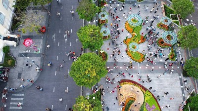 春节期间的阮顺化街