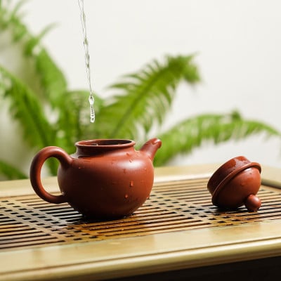 煮中国茶的水壶。