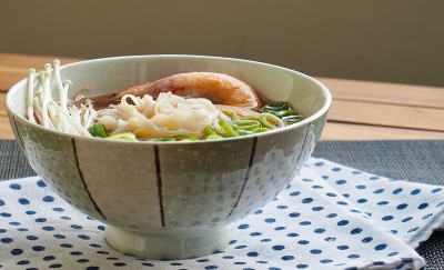 亚洲食物虾米粉汤