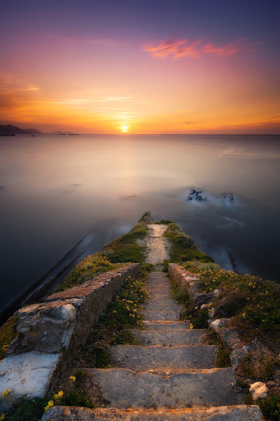 通往海边的石阶