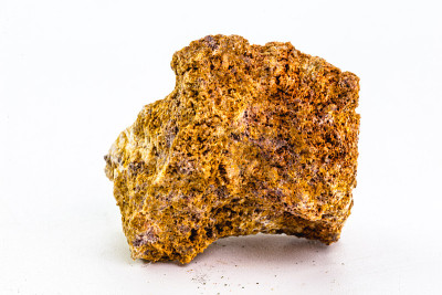 铝土矿是一种天然的氧化铝混合物。用于生产氧化铝、水泥等工业产品