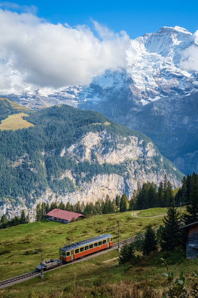看看Lauterbrunnen-Murren bergbahn(瑞士)的铁路部分