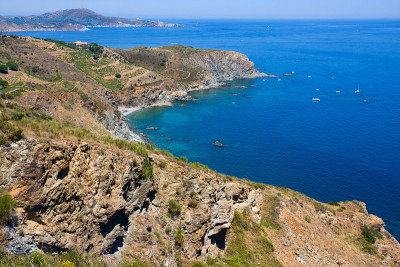 法国维梅尔海岸，地中海，东方比利牛斯山，Cerbere Banyuls海洋保护区的岩石海岸
