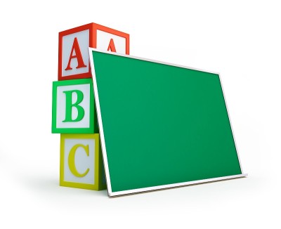 黑板上字母积木