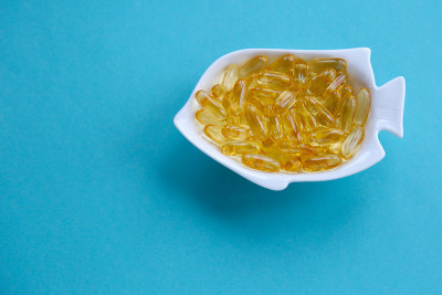 陶瓷板中的欧米伽-3胶囊