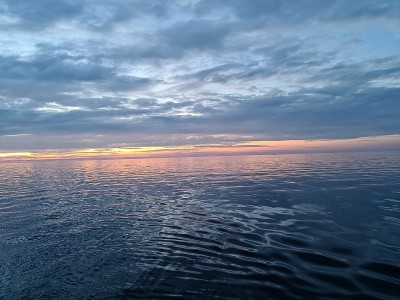 日出爪哇海