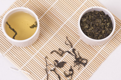 干茶，热茶。