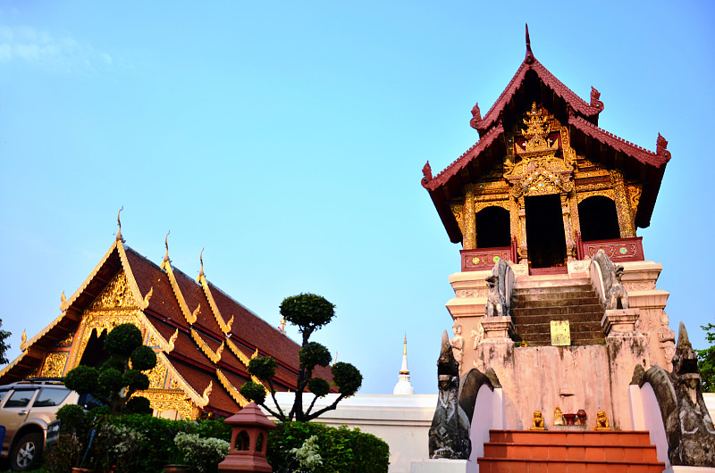 Wat Phra Singh Woramahaviharn报道