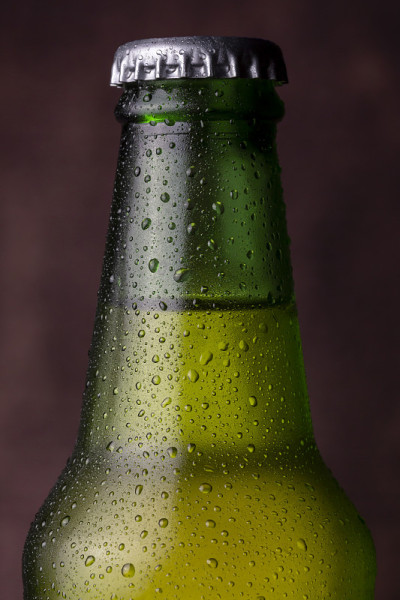 冰镇啤酒上的小水滴