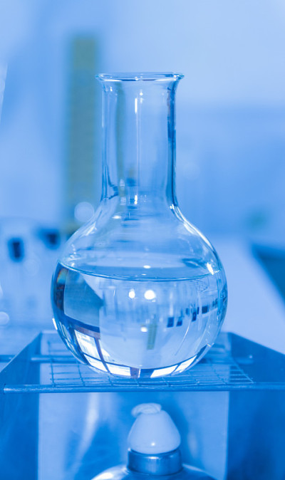 具有实验室背景和概念的科学家。