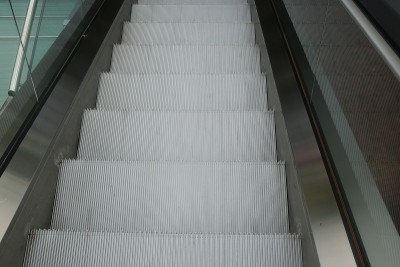 现代建筑中的自动扶梯