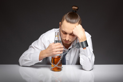 男性的酒精依赖