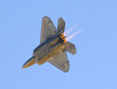 F-22猛禽关闭加力燃烧室