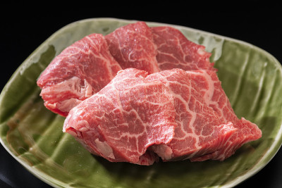 日本牛排的生肉
