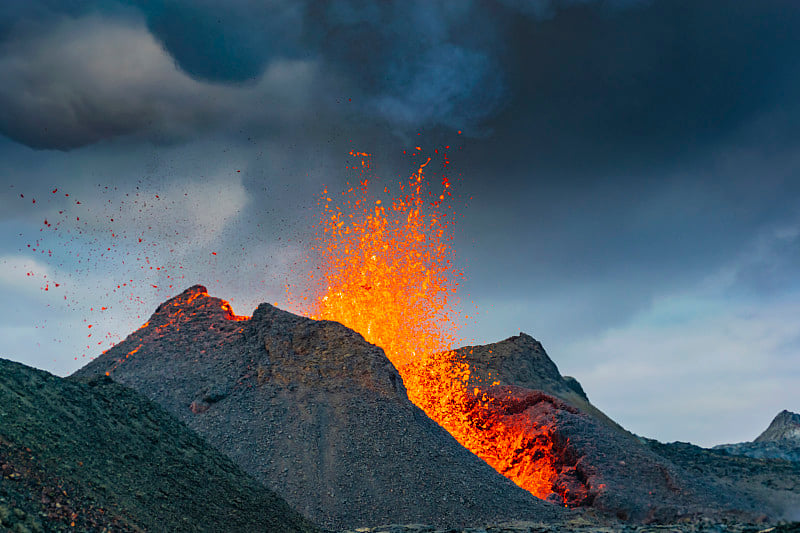 冰岛火山喷发