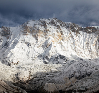 安纳布尔纳山，来自安纳布尔纳南部基地营地