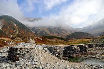 徒步旅行者的桥，日本田山山脉