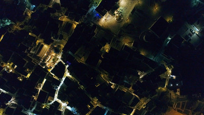 伊俄斯岛上的乔拉村的夜景