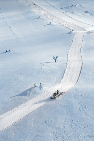 准备滑雪道。