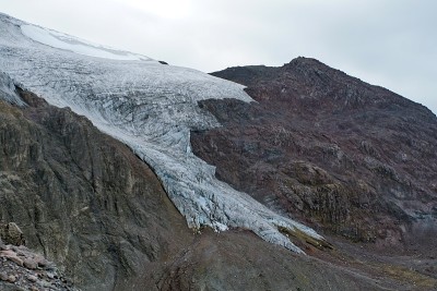 卡扬贝火山上的冰川