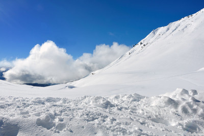 云和雪