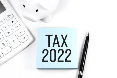 2022年税收。贴纸,小猪,计算器。经营理念。平的。